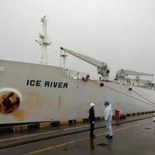 雷电大风天气致上海吴淞口岸艘国际航船受阻